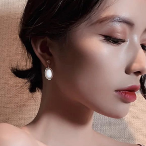 White Moonlight Cat's Eye Stone Earrings - Picture 6 of 8